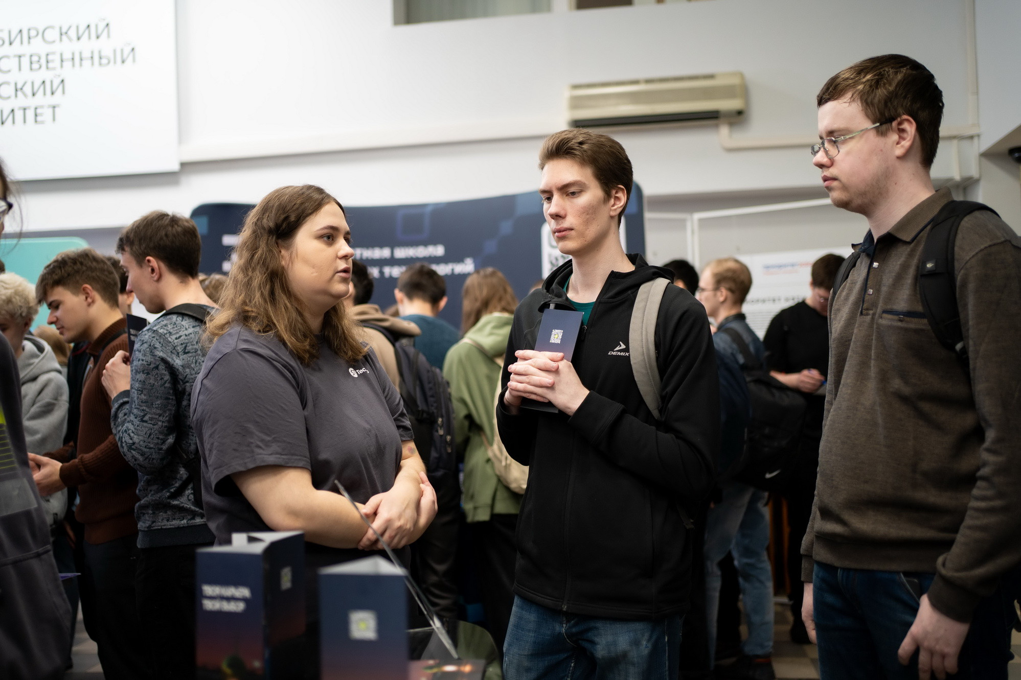 В НГТУ НЭТИ прошла стендовая выставка предприятий-партнеров, фотография: А. Непомнящих